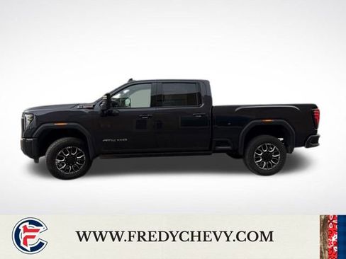 Used 2024 GMC Sierra 2500 AT4 w/ Technology Package image 32
