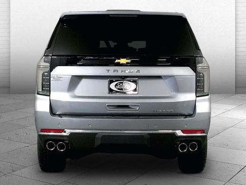 Used 2025 Chevrolet Tahoe Premier AWD/4WD image 3