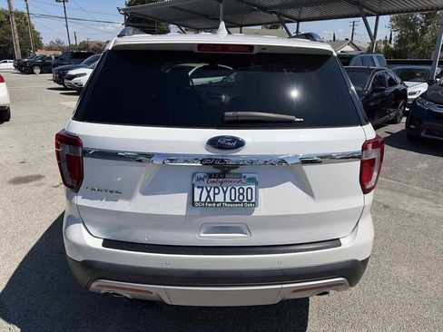 Used 2017 Ford Explorer Limited w/ Equipment Group 301A FWD image 3