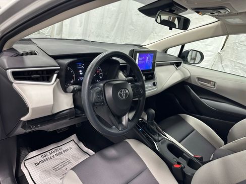 Used 2025 Toyota Corolla LE image 15