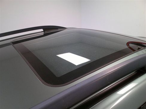 Used 2017 Subaru Forester 2.5i Premium w/ All-Weather Package image 2