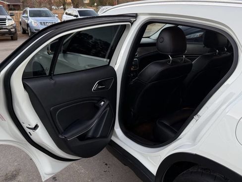 Used 2015 Mercedes-Benz GLA 250 GLA 250 4dr SUV image 12