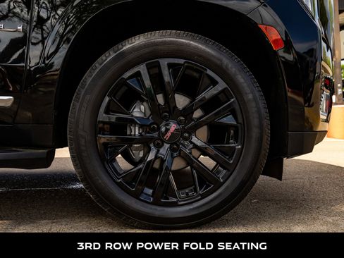 Used 2021 GMC Yukon Denali image 11