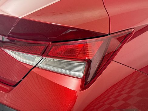 Used 2025 Hyundai Elantra SE image 33