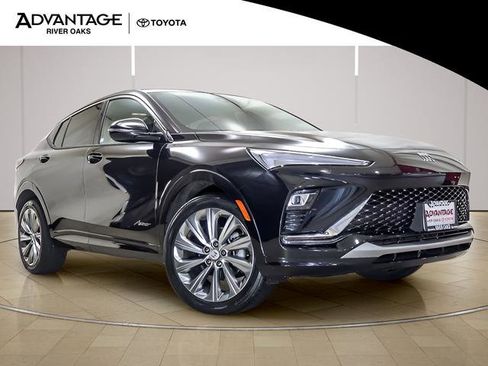 Used 2025 Buick Envista Avenir FWD image 2