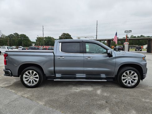 Used 2021 Chevrolet Silverado 1500 High Country w/ Technology Package image 7