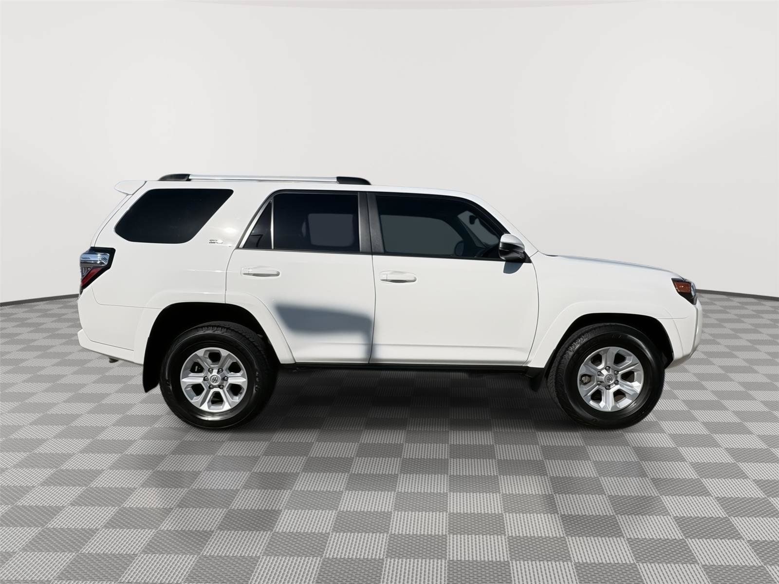Used 2022 Toyota 4Runner SR5 RWD image 6