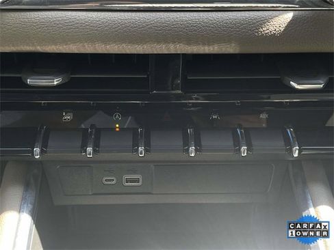 Used 2023 GMC Canyon Denali w/ Denali Black Edition image 26