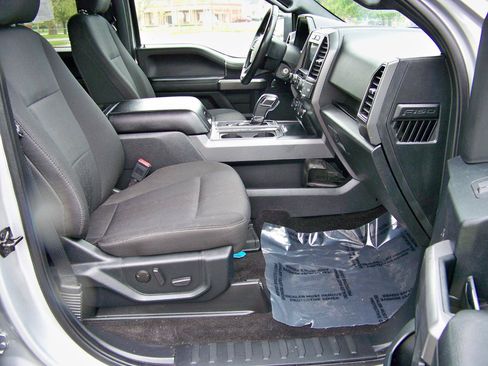 Used 2019 Ford F150 XLT w/ Equipment Group 302A Luxury AWD/4WD image 31