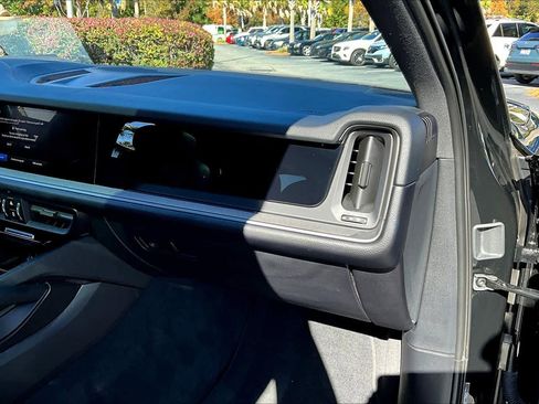 Used 2024 Porsche Cayenne image 49