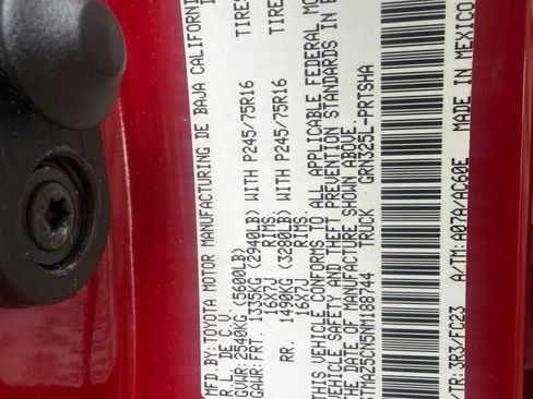 Used 2022 Toyota Tacoma SR5 RWD image 16