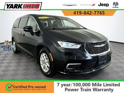 Certified 2023 Chrysler Pacifica Touring-L