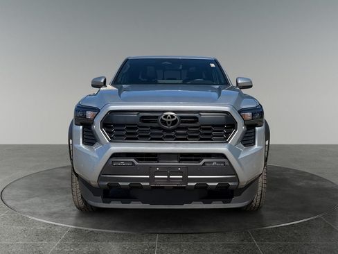 Used 2025 Toyota Tacoma TRD Off-Road w/ TRD Off Road Upgrade Package AWD/4WD image 2