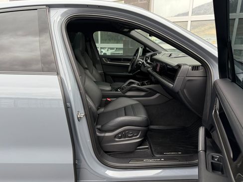 Used 2026 Porsche Cayenne S AWD/4WD image 18