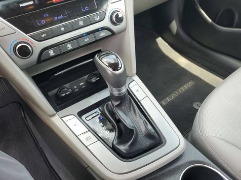 Used 2018 Hyundai Elantra Value Edition FWD image 28