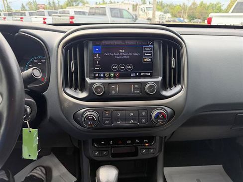 Used 2022 Chevrolet Colorado Z71 AWD/4WD image 43