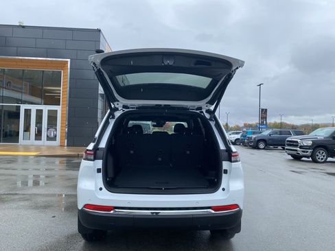 New 2025 Jeep Grand Cherokee Laredo X w/ Luxury Tech Group I image 13