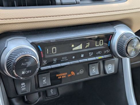 Used 2022 Toyota RAV4 XLE w/ Convenience Package AWD/4WD image 20