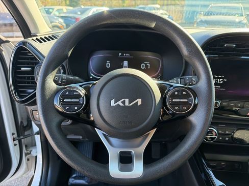 Used 2023 Kia Soul S image 18