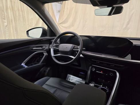 Used 2025 Audi Q5 Premium w/ Convenience Package image 35