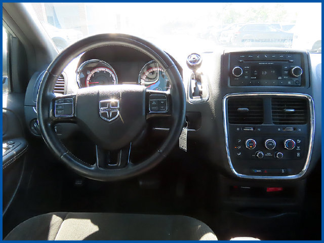 Used 2015 Dodge Grand Caravan SE FWD image 12