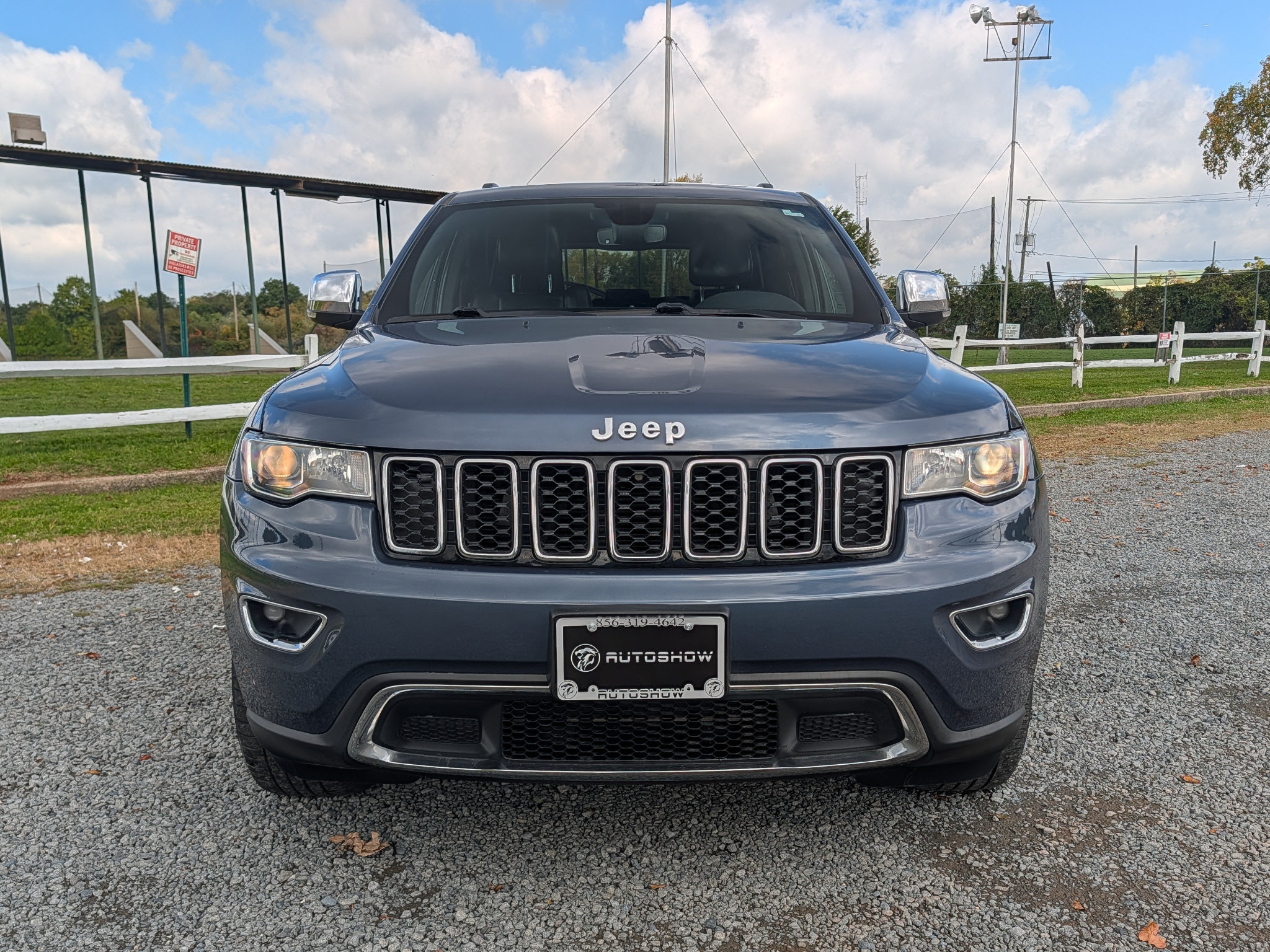 Used 2021 Jeep Grand Cherokee Limited AWD/4WD image 2