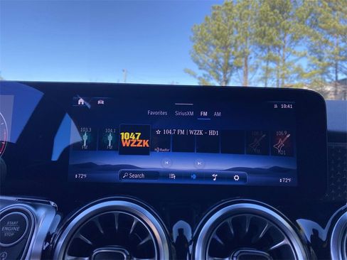 Certified 2025 Mercedes-Benz GLB 250 image 21