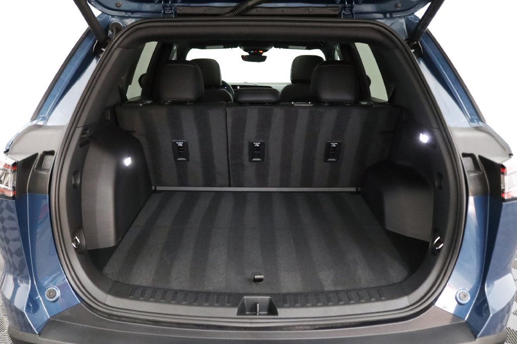 Used 2025 Chevrolet Equinox LT w/ Convenience Package II FWD image 35