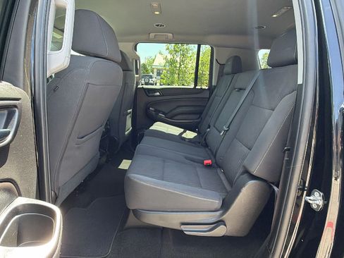 Used 2017 Chevrolet Suburban LS RWD image 15