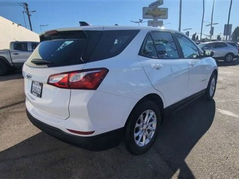 Used 2021 Chevrolet Equinox LS image 8