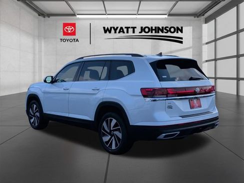 Used 2026 Volkswagen Atlas SE FWD image 3