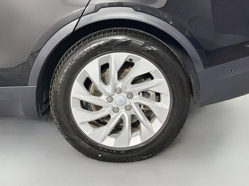 Used 2025 Land Rover Discovery S AWD/4WD image 34