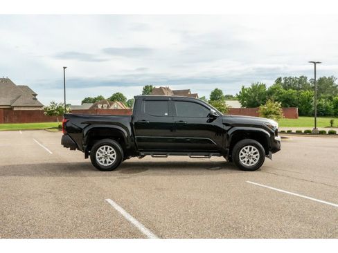 Used 2024 Toyota Tacoma SR RWD image 4