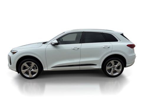 New 2025 Audi Q5 Premium Plus image 2