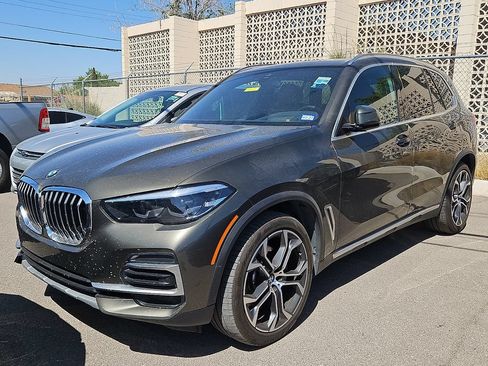 Used 2022 BMW X5 xDrive40i w/ Premium Package AWD/4WD image 1