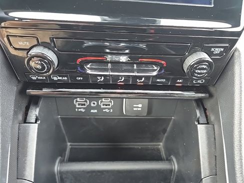 Certified 2025 Jeep Grand Cherokee Laredo X image 29