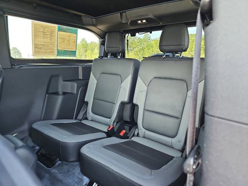 Used 2023 Ford Bronco Black Diamond w/ Sasquatch Package AWD/4WD image 17