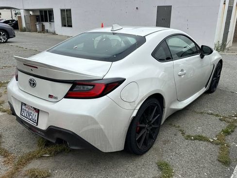 Used 2024 Toyota GR86 Premium w/ Performance Package RWD image 5
