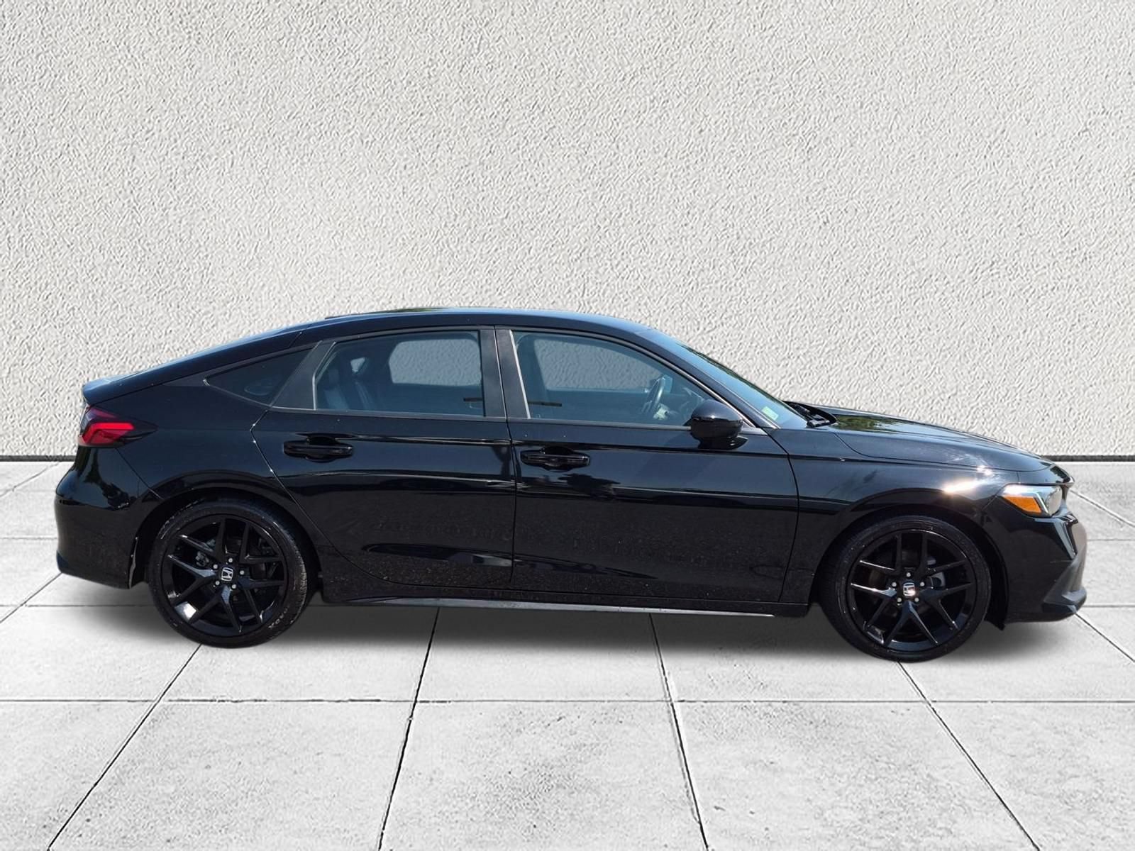 Used 2024 Honda Civic Sport image 2