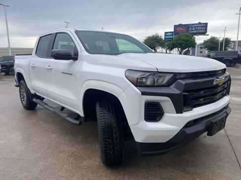 Used 2024 Chevrolet Colorado LT RWD image 3