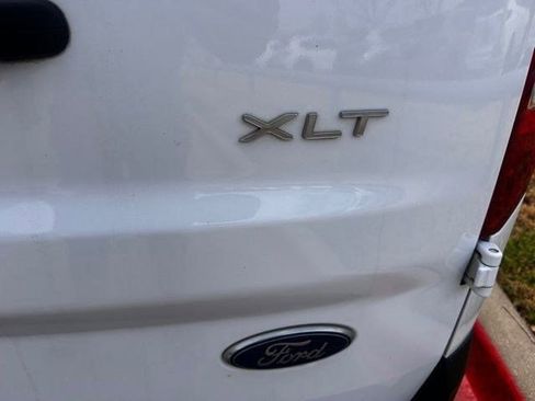 Used 2019 Ford Transit Connect XLT image 2