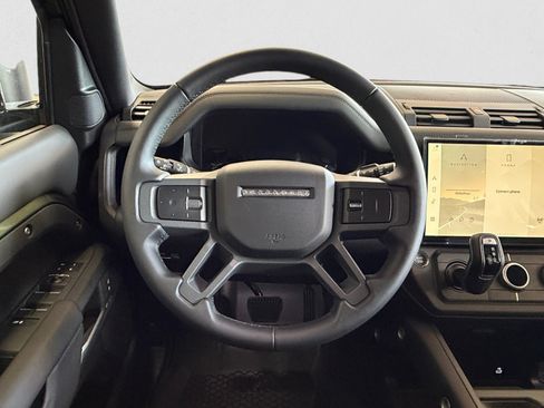Used 2026 Land Rover Defender 110 X-Dynamic SE AWD/4WD image 15