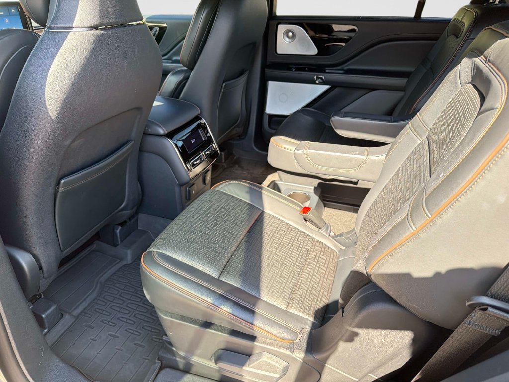 Used 2025 Lincoln Aviator Black Label w/ Jet Appearance Package AWD/4WD image 15