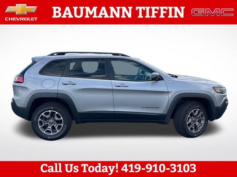 Used 2020 Jeep Cherokee Trailhawk w/ Cold Weather Group AWD/4WD image 2