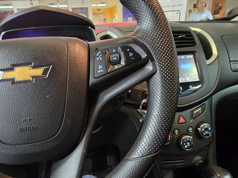 Used 2015 Chevrolet Trax LS FWD image 24