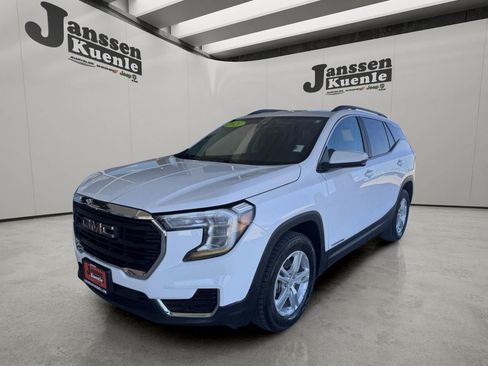 Used 2022 GMC Terrain SLE w/ Driver Convenience Package AWD/4WD image 5