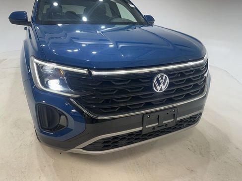 Used 2025 Volkswagen Atlas Cross Sport SE image 20
