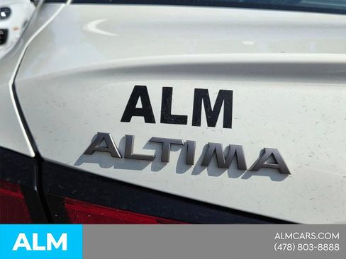 Used 2025 Nissan Altima 2.5 SV FWD image 9