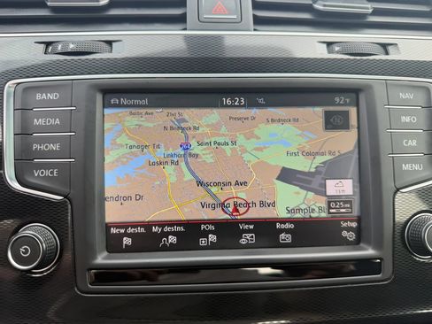 Used 2017 Volkswagen GTI Autobahn FWD image 26
