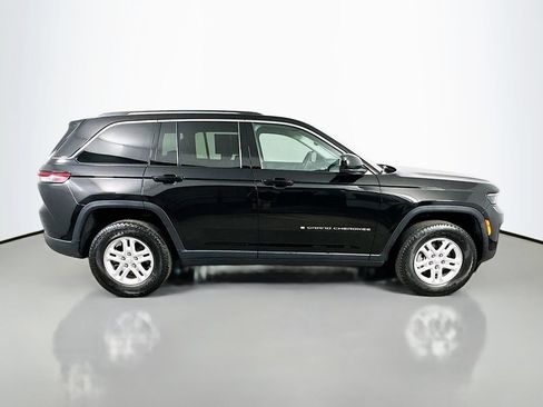 Used 2023 Jeep Grand Cherokee Laredo w/ Luxury Tech Group I RWD image 7